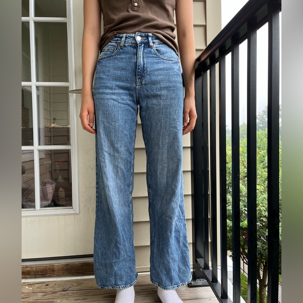 H&M High-Waisted Wide Jeans Size 36